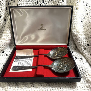 Vtg Set Of 2 Sheffield England 24k Gold Plated Serving Spoons Original Case EPNS